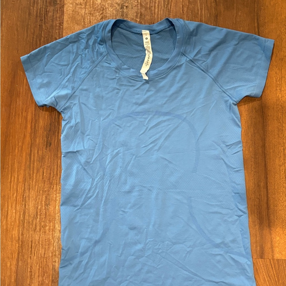 BLUE LULULEMON SWIFTLY TECH 💙 size 8